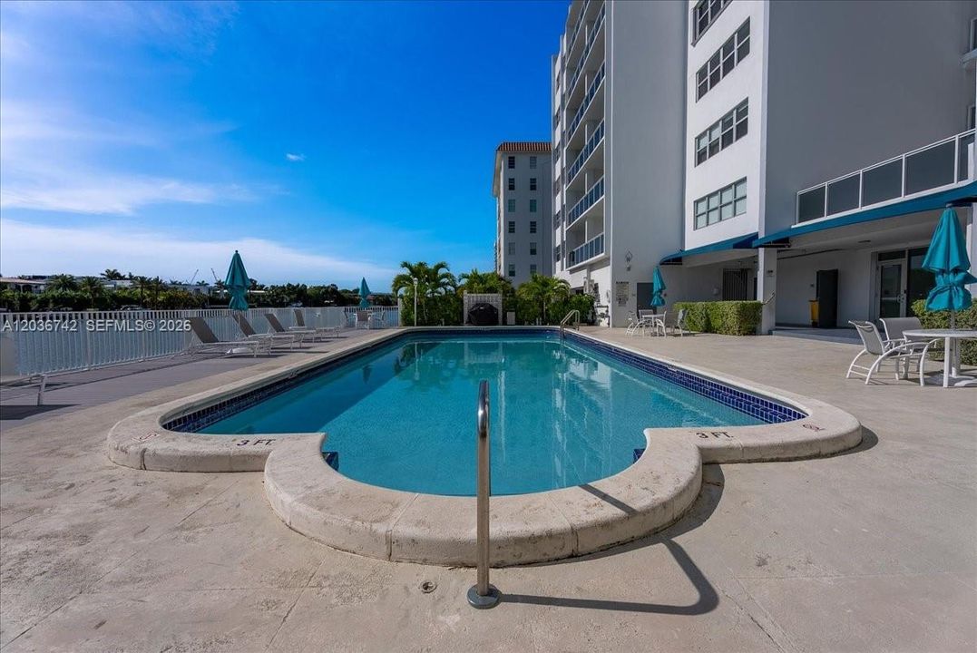 For Sale: $480,000 (1 beds, 1 baths, 1080 Square Feet)