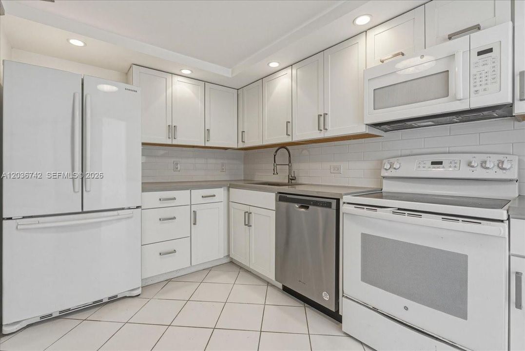 For Sale: $480,000 (1 beds, 1 baths, 1080 Square Feet)