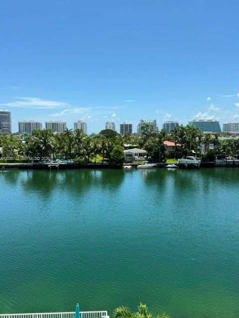 待售: $480,000 (1 贝兹, 1 浴室, 1080 平方英尺)