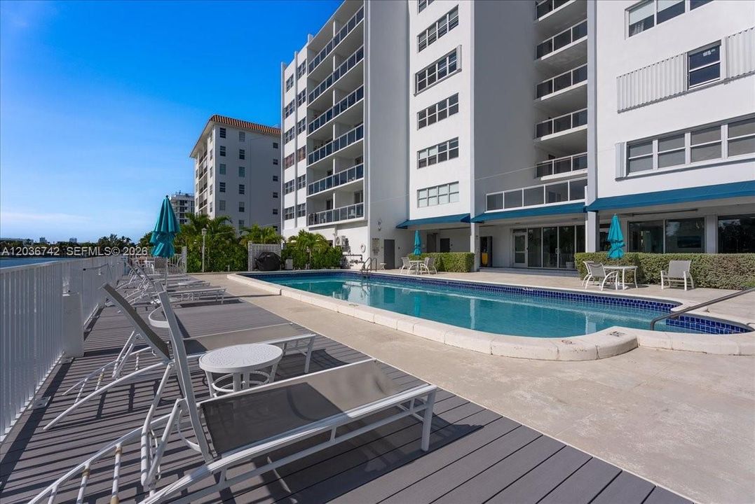 For Sale: $480,000 (1 beds, 1 baths, 1080 Square Feet)