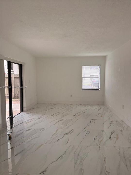 For Rent: $3,000 (3 beds, 2 baths, 1215 Square Feet)