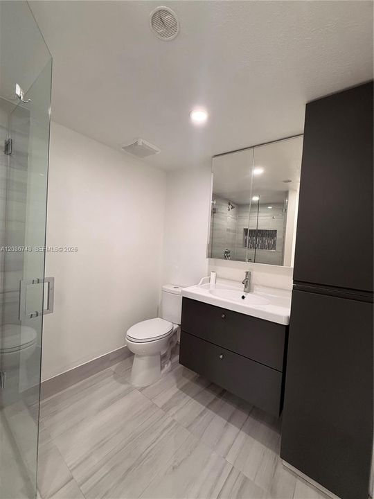 For Rent: $3,000 (3 beds, 2 baths, 1215 Square Feet)