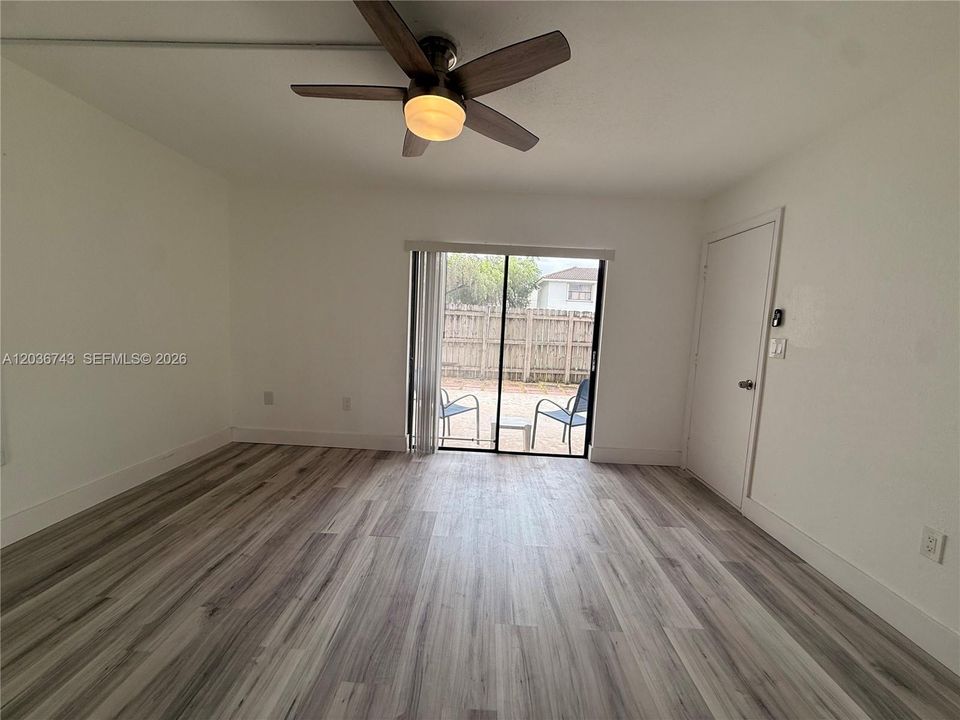 For Rent: $3,000 (3 beds, 2 baths, 1215 Square Feet)