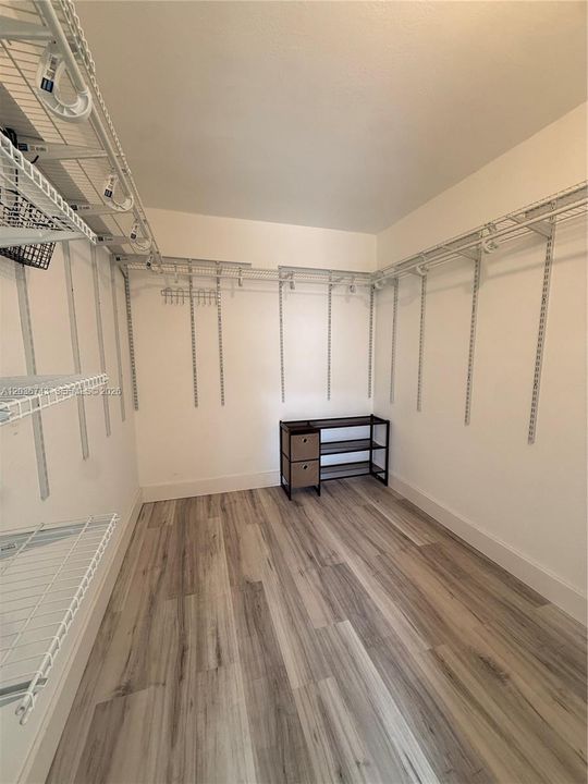 For Rent: $3,000 (3 beds, 2 baths, 1215 Square Feet)