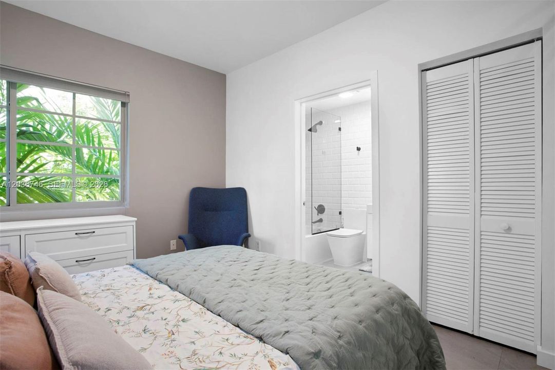 For Rent: $4,200 (2 beds, 2 baths, 886 Square Feet)