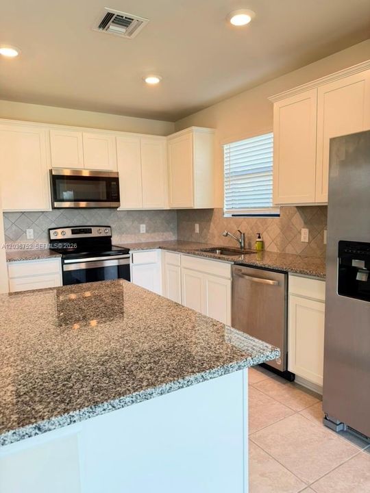 For Rent: $2,000 (3 beds, 2 baths, 0 Square Feet)