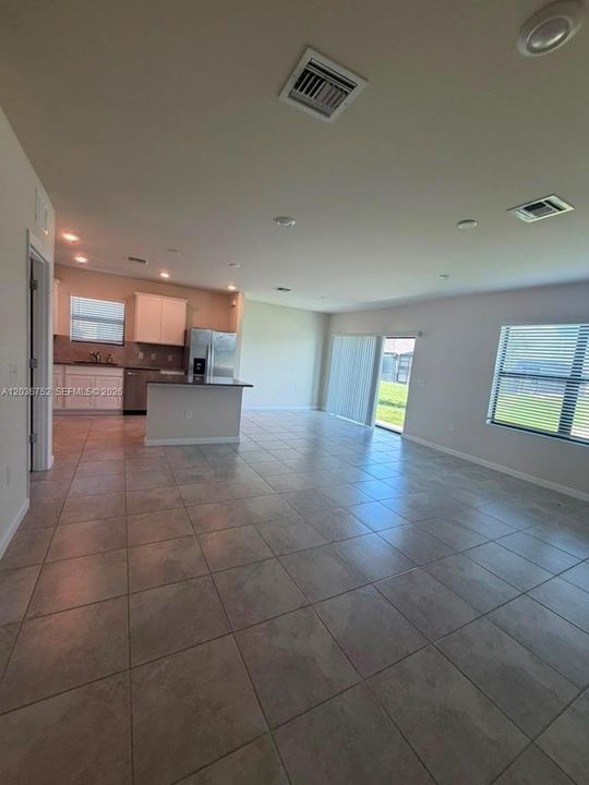 For Rent: $2,000 (3 beds, 2 baths, 0 Square Feet)