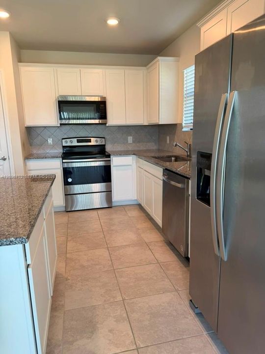 For Rent: $2,000 (3 beds, 2 baths, 0 Square Feet)