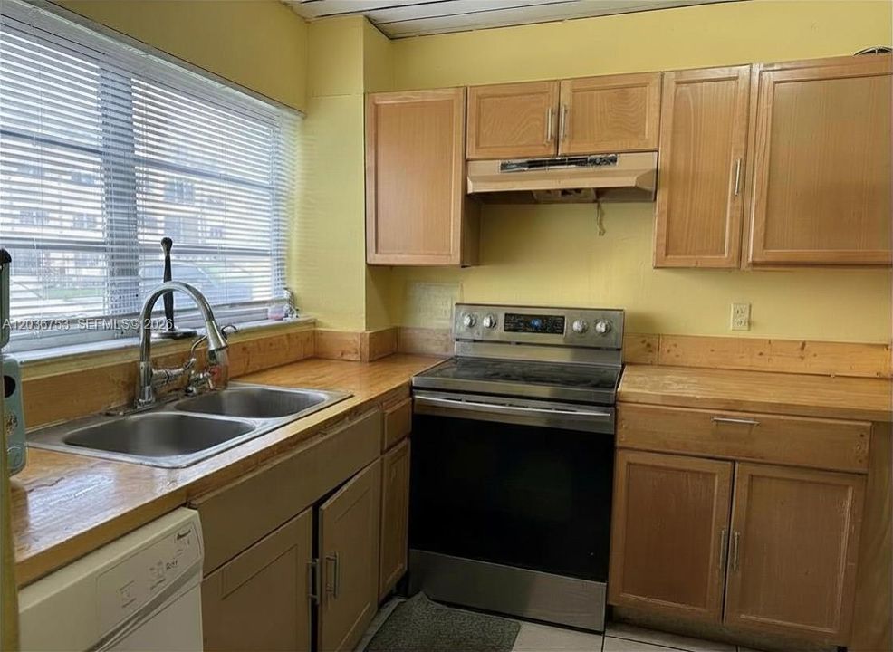 На продажу: $90,000 (1 спален, 1 ванн, 755 Квадратных фут)