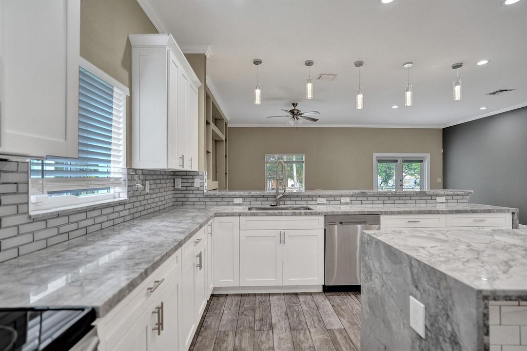 02 10 Kitchen