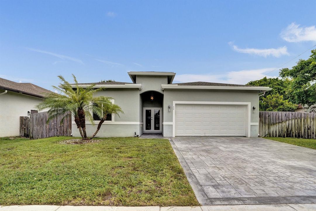 01 Front House