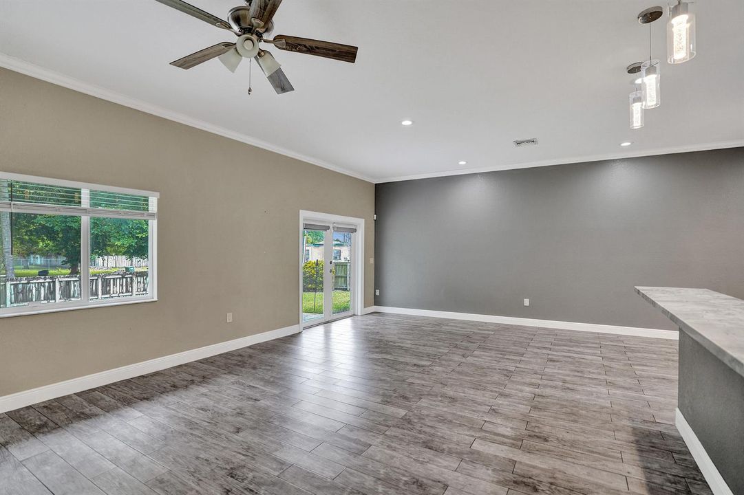 03 2 Living room