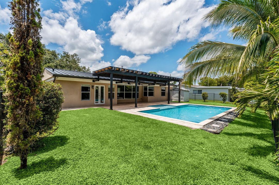44-web-or-mls-A7406987