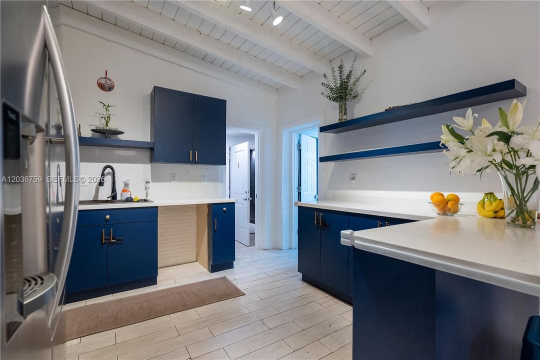 For Sale: $530,000 (2 beds, 2 baths, 1132 Square Feet)