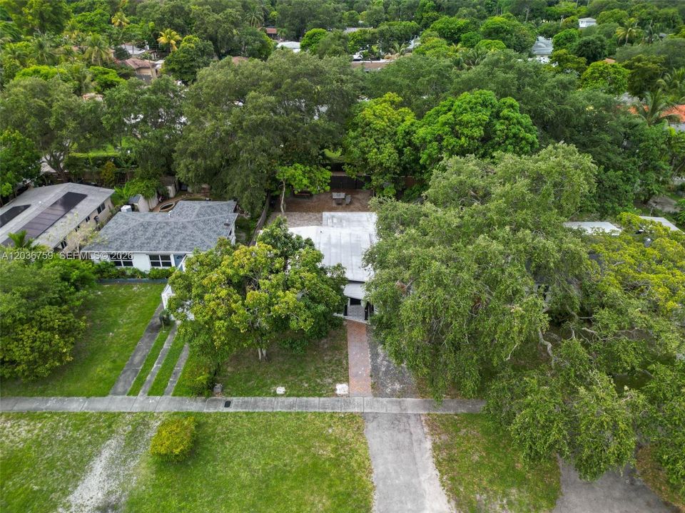 For Sale: $530,000 (2 beds, 2 baths, 1132 Square Feet)