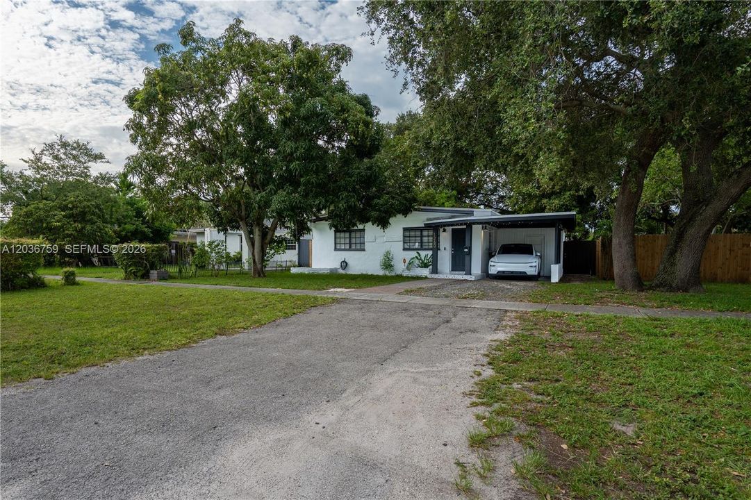 For Sale: $530,000 (2 beds, 2 baths, 1132 Square Feet)