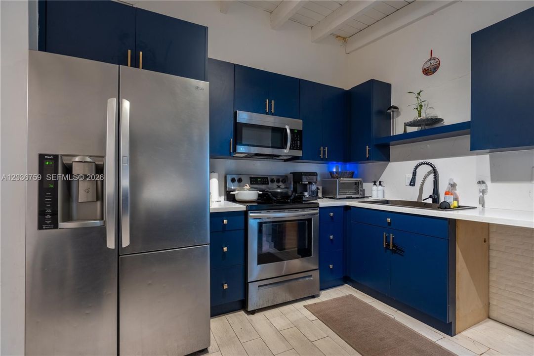 For Sale: $530,000 (2 beds, 2 baths, 1132 Square Feet)