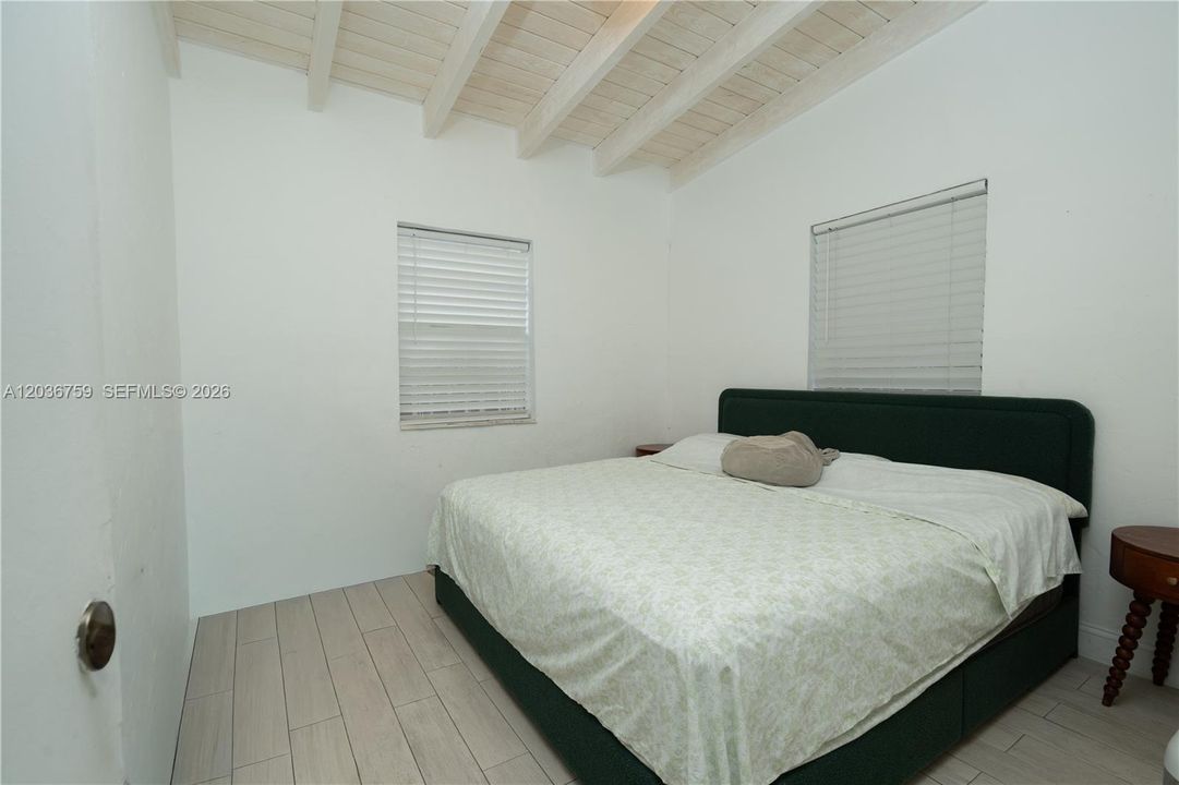 For Sale: $530,000 (2 beds, 2 baths, 1132 Square Feet)