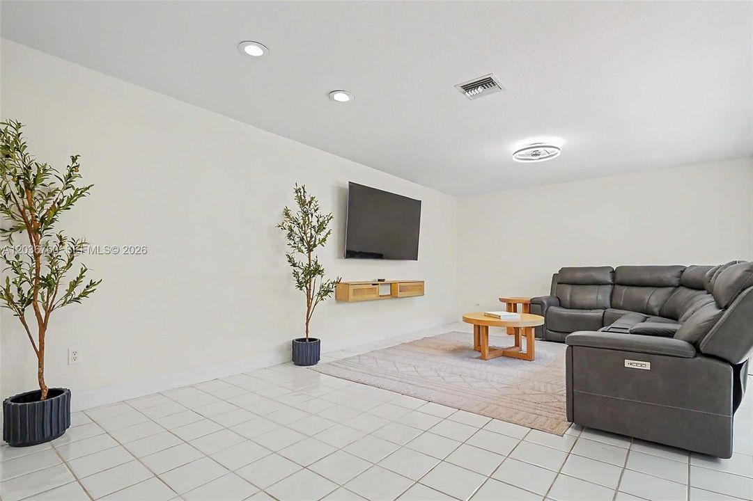 En Venta: $490,000 (3 camas, 2 baños, 1666 Pies cuadrados)