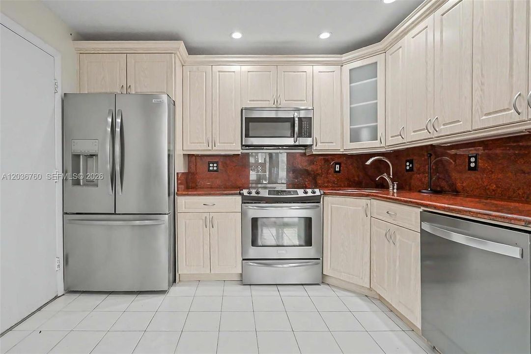 En Venta: $490,000 (3 camas, 2 baños, 1666 Pies cuadrados)