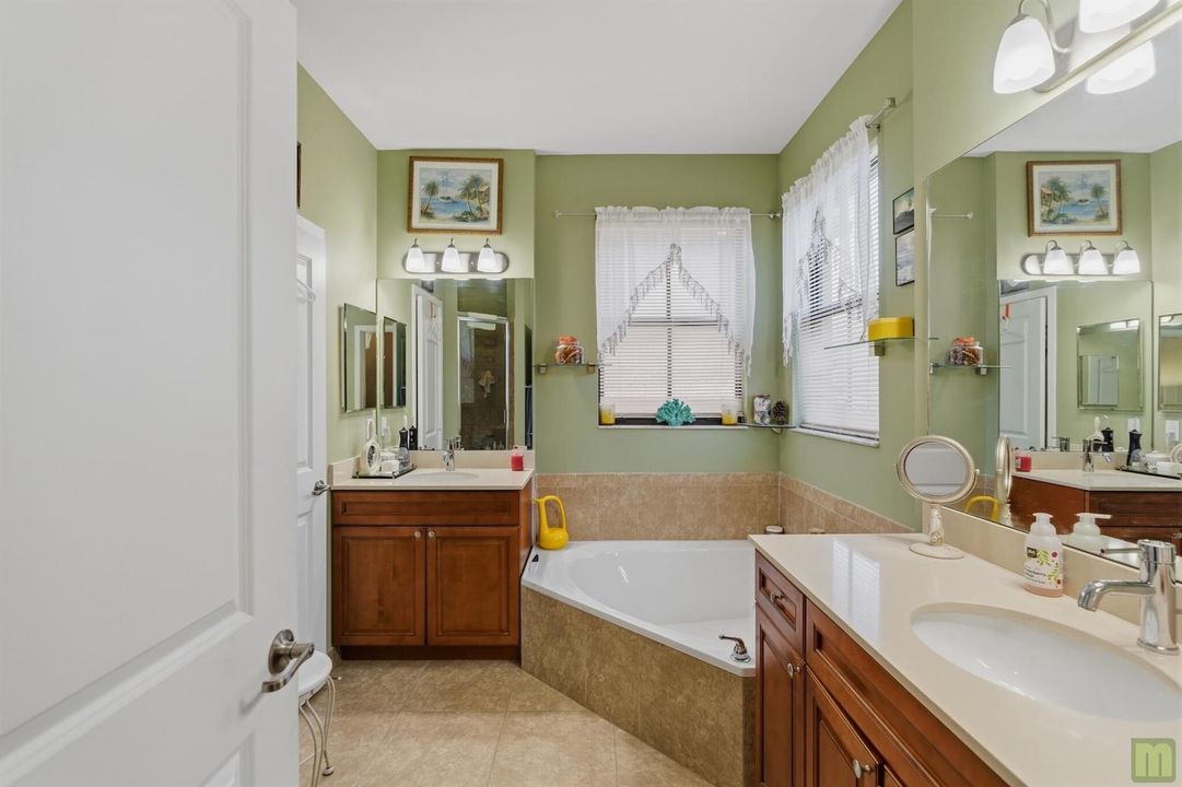 28 bath1a