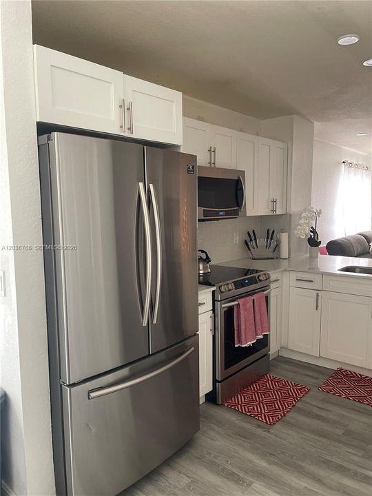 For Sale: $365,000 (2 beds, 2 baths, 1296 Square Feet)