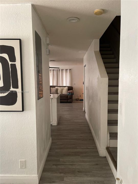 For Sale: $365,000 (2 beds, 2 baths, 1296 Square Feet)