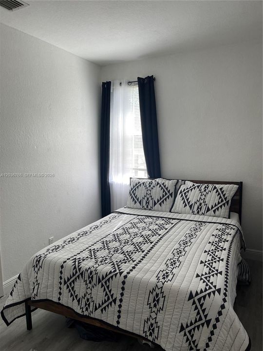 For Sale: $365,000 (2 beds, 2 baths, 1296 Square Feet)