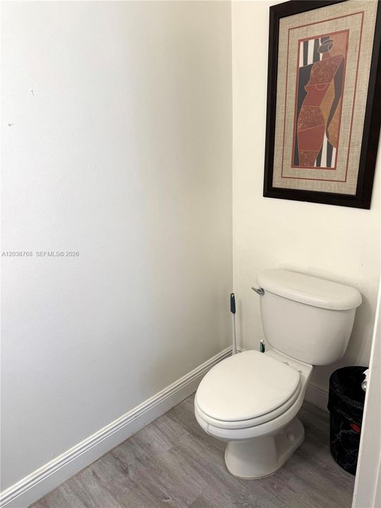 For Sale: $365,000 (2 beds, 2 baths, 1296 Square Feet)