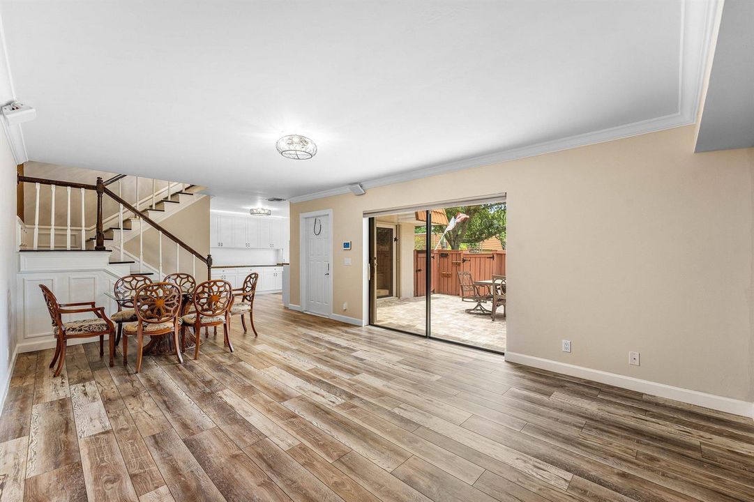 019-2818WaterfordDriveNorth-DeerfieldBea