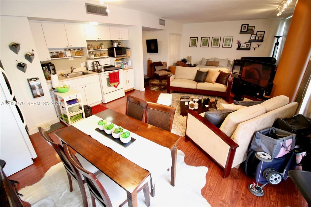 В аренду: $2,199 (0 спален, 1 ванн, 678 Квадратных фут)