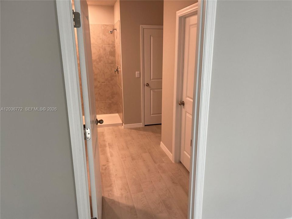 В аренду: $2,250 (4 спален, 3 ванн, 2020 Квадратных фут)