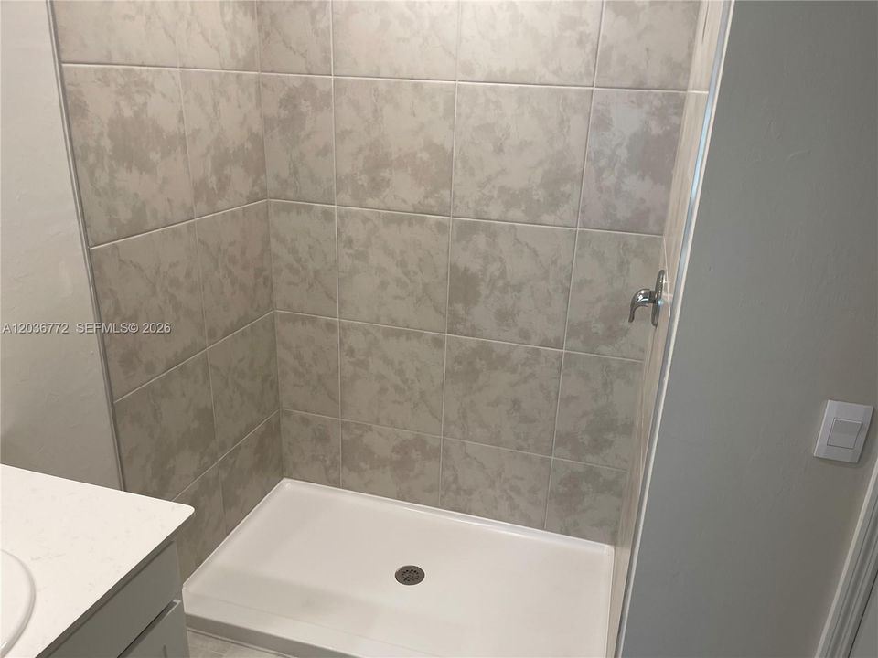 В аренду: $2,250 (4 спален, 3 ванн, 2020 Квадратных фут)