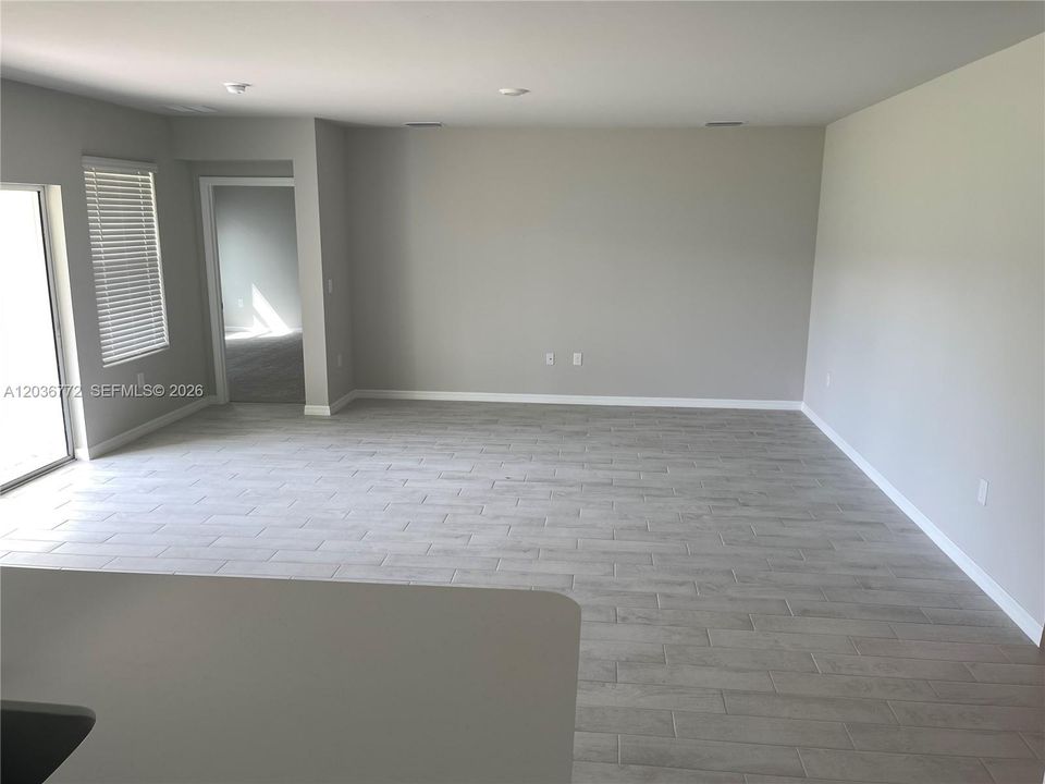В аренду: $2,250 (4 спален, 3 ванн, 2020 Квадратных фут)