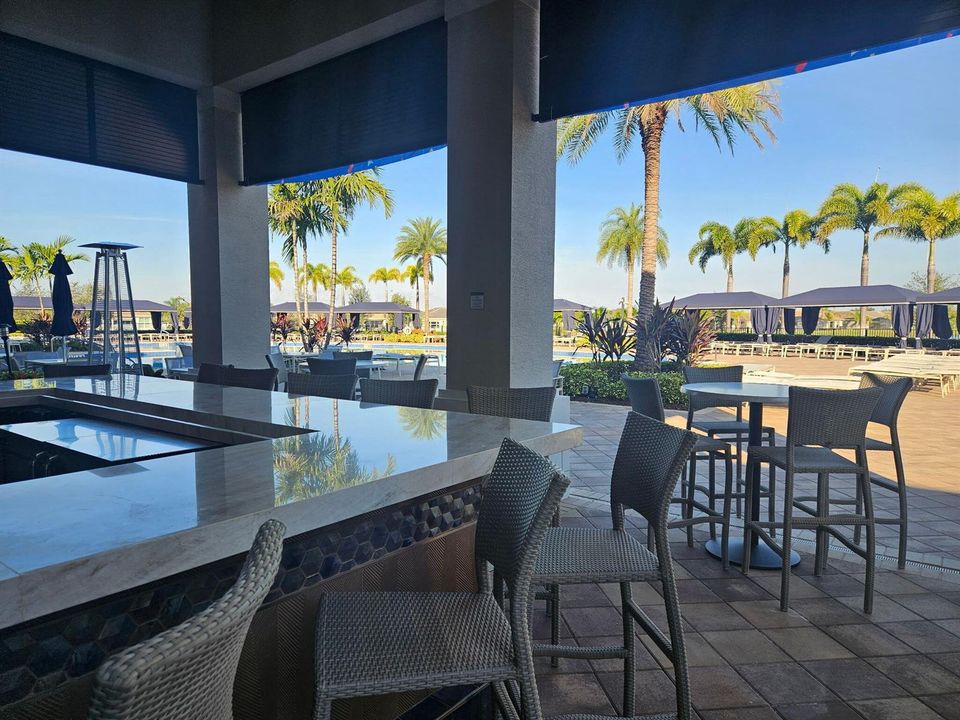 Valencia Cay Amenities