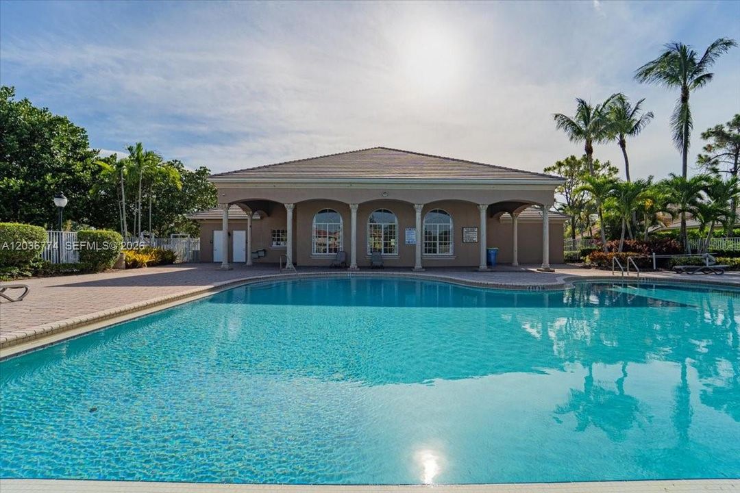 For Sale: $825,000 (4 beds, 3 baths, 2525 Square Feet)