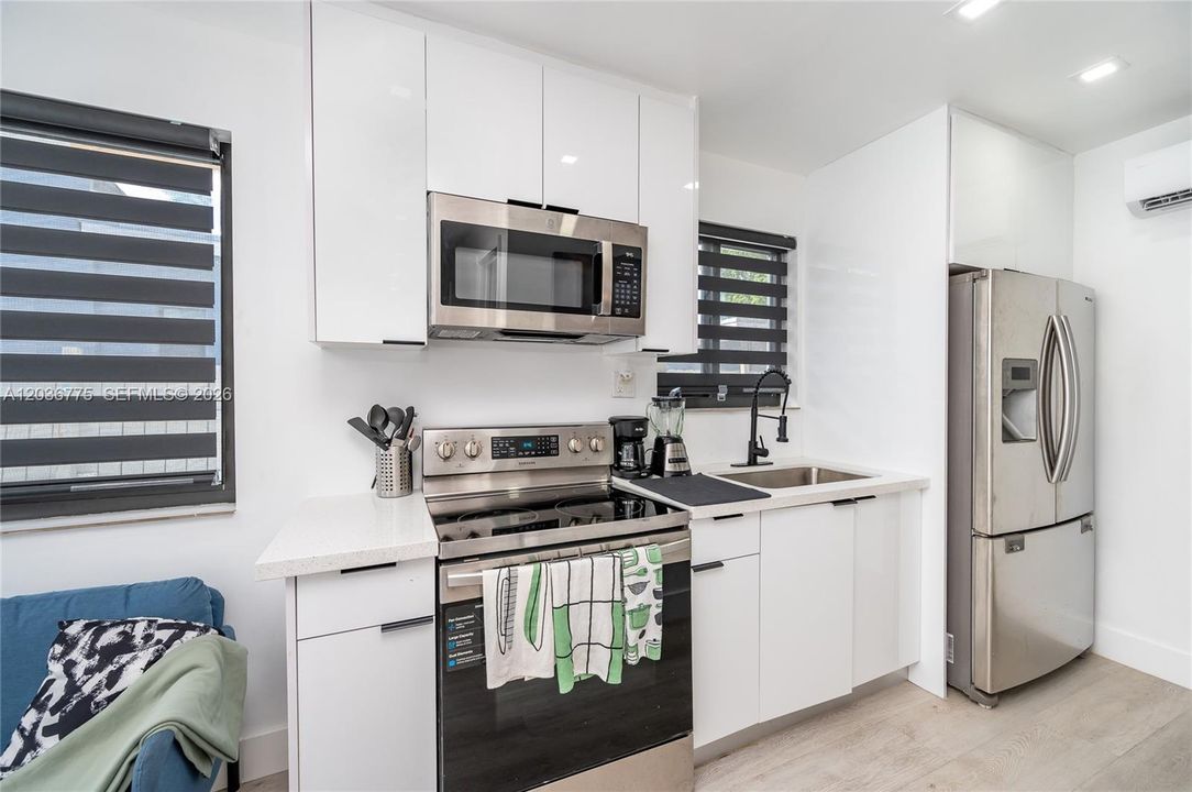 В аренду: $2,500 (2 спален, 2 ванн, 695 Квадратных фут)
