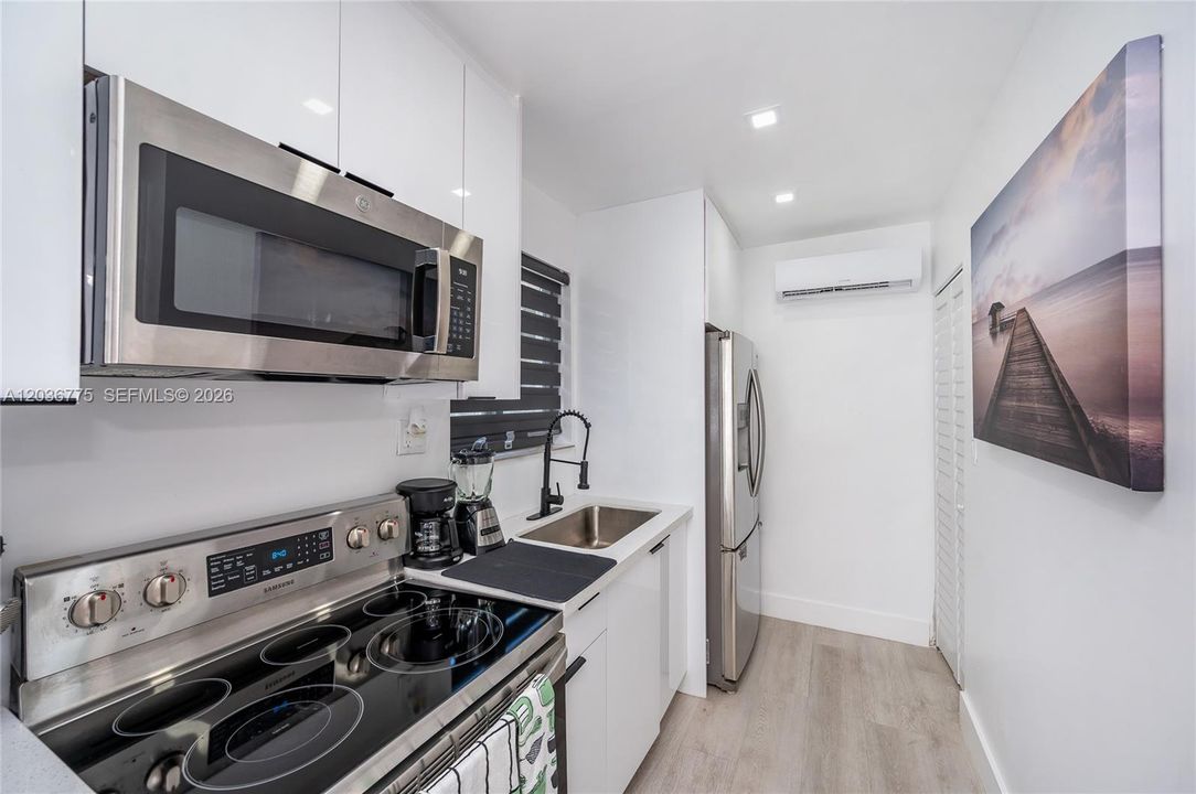 В аренду: $2,500 (2 спален, 2 ванн, 695 Квадратных фут)