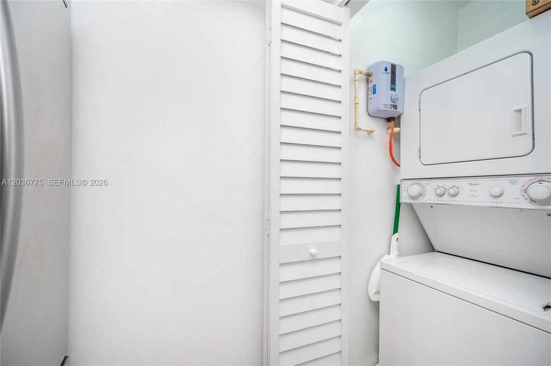 В аренду: $2,500 (2 спален, 2 ванн, 695 Квадратных фут)