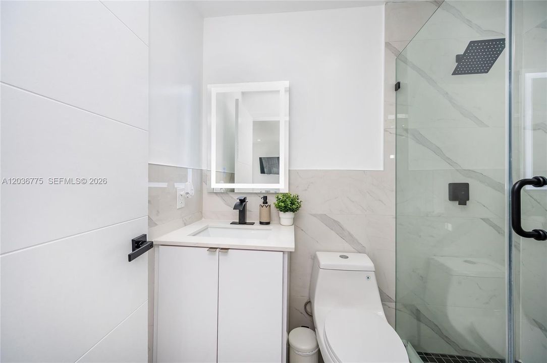 В аренду: $2,500 (2 спален, 2 ванн, 695 Квадратных фут)