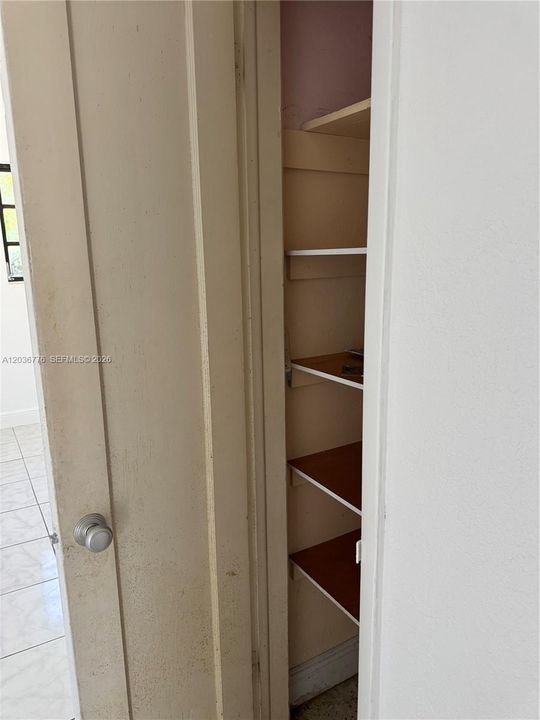 For Rent: $1,850 (2 beds, 1 baths, 2168 Square Feet)