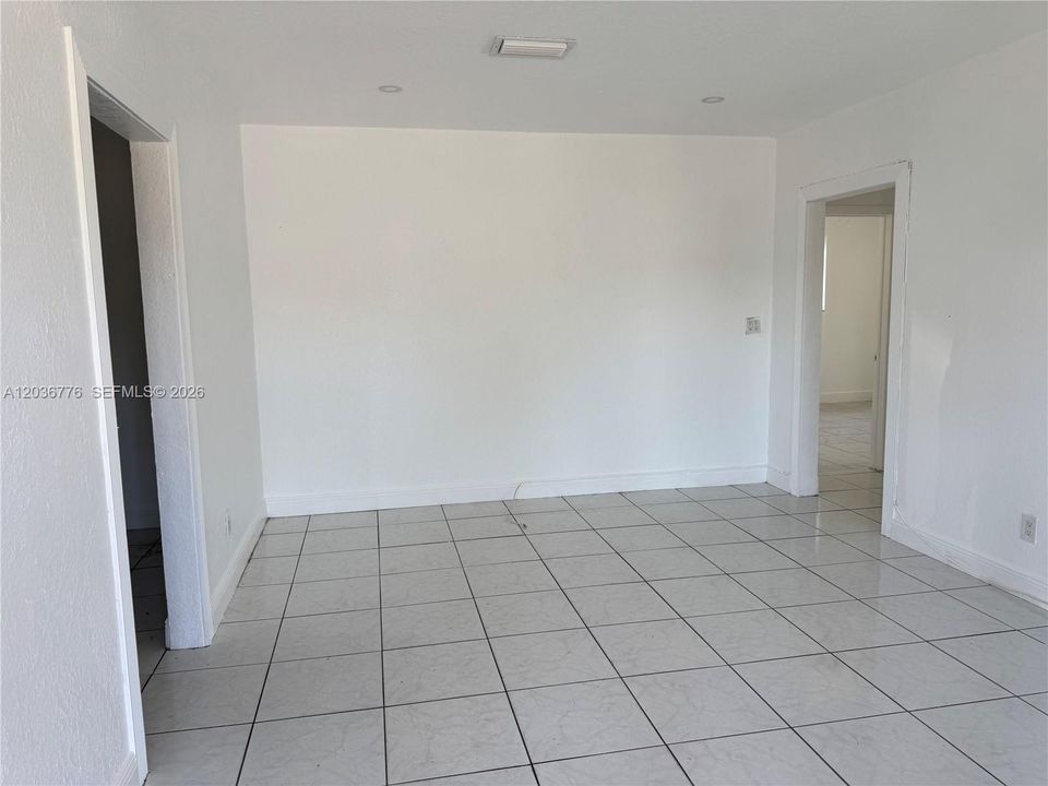 For Rent: $1,850 (2 beds, 1 baths, 2168 Square Feet)