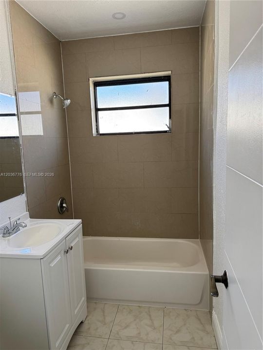 For Rent: $1,850 (2 beds, 1 baths, 2168 Square Feet)