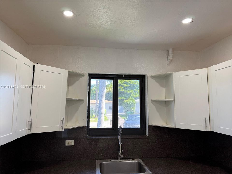 For Rent: $1,850 (2 beds, 1 baths, 2168 Square Feet)
