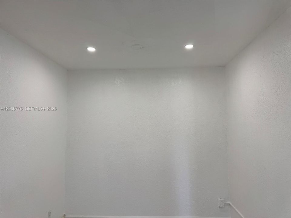 For Rent: $1,850 (2 beds, 1 baths, 2168 Square Feet)