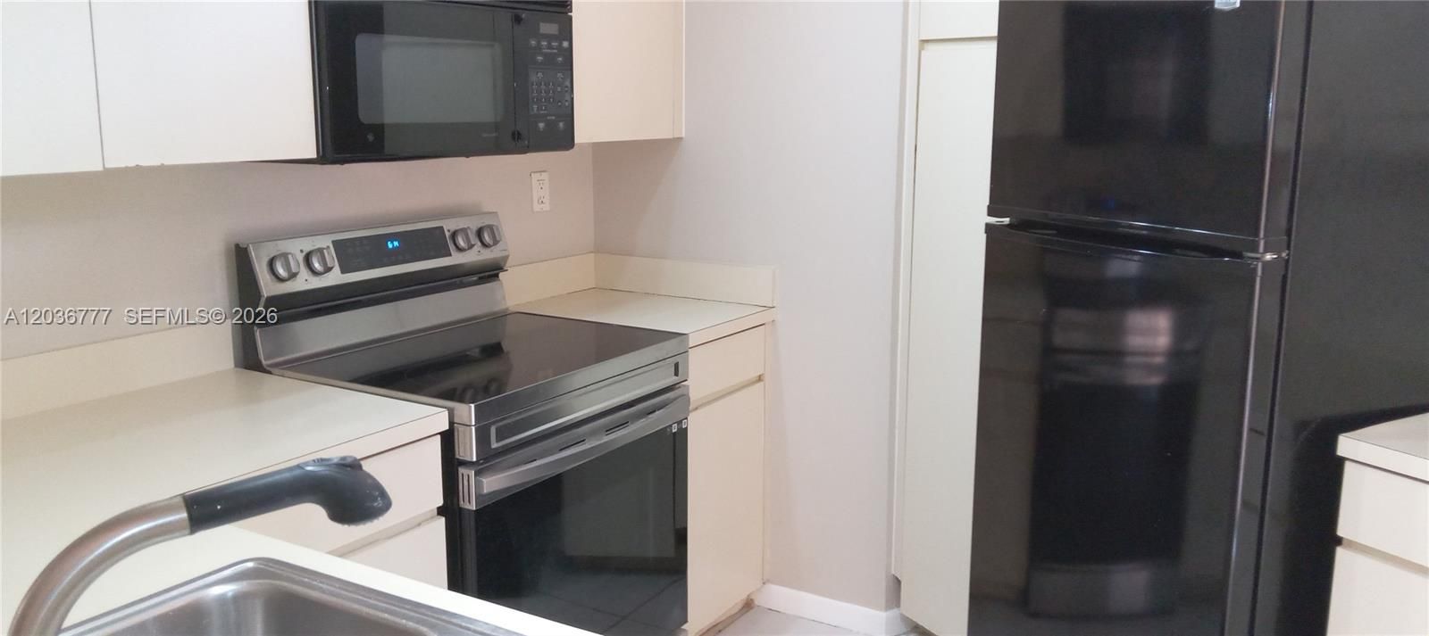 В аренду: $2,200 (2 спален, 2 ванн, 1218 Квадратных фут)