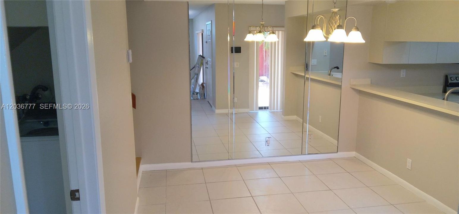 В аренду: $2,200 (2 спален, 2 ванн, 1218 Квадратных фут)