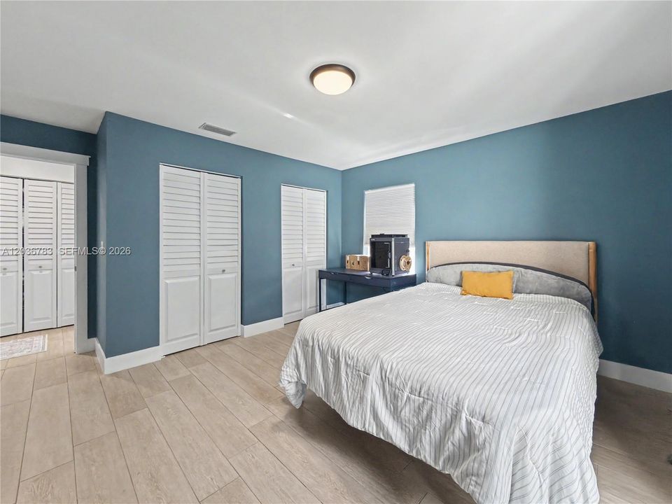 En Venta: $749,000 (4 camas, 2 baños, 2552 Pies cuadrados)
