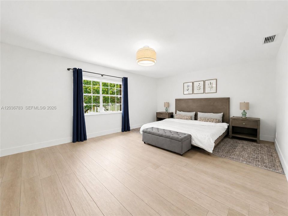 En Venta: $749,000 (4 camas, 2 baños, 2552 Pies cuadrados)