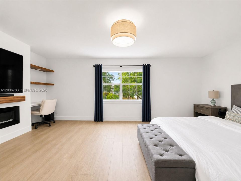 En Venta: $749,000 (4 camas, 2 baños, 2552 Pies cuadrados)